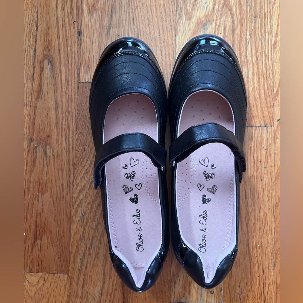 Girls uniform shoes